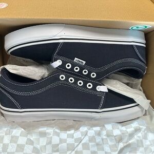 Vans Men's Dark Navy Canvas Sneakers size 10 NIB